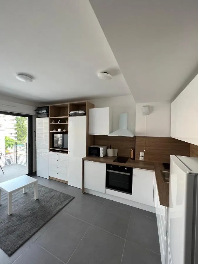 Appartement Tout Equipe Centre Ville Menton