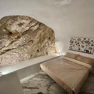 Apartment Cave House, Menton